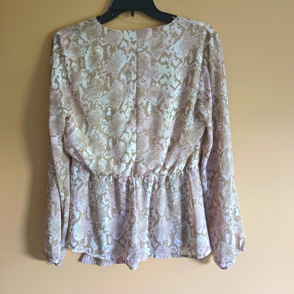 Ophelia Roe wrap top, size S. - Picture 3 of 3